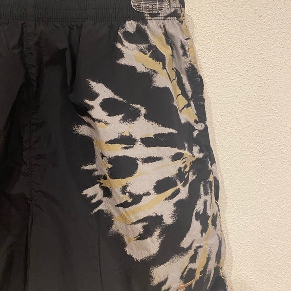 Nike Woven Shorts w/ Pockets Size Small EUC - Picture 3 of 5